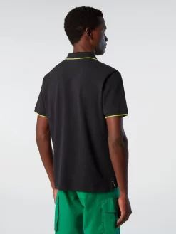 Polo North Sails Men SS Polo With Graphic Black -ontdek een breed assortiment van outdoor kleding hi res 692397 0999 msback1 750x