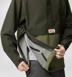 Jas Fjallraven Men Vardag Hydratic Anorak Dark Navy -ontdek een breed assortiment van outdoor kleding vardag hydratic anorak m 86688 662 625 i detail fjr 1